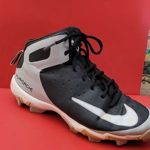 NIKE Huarache Cleats 5 Y